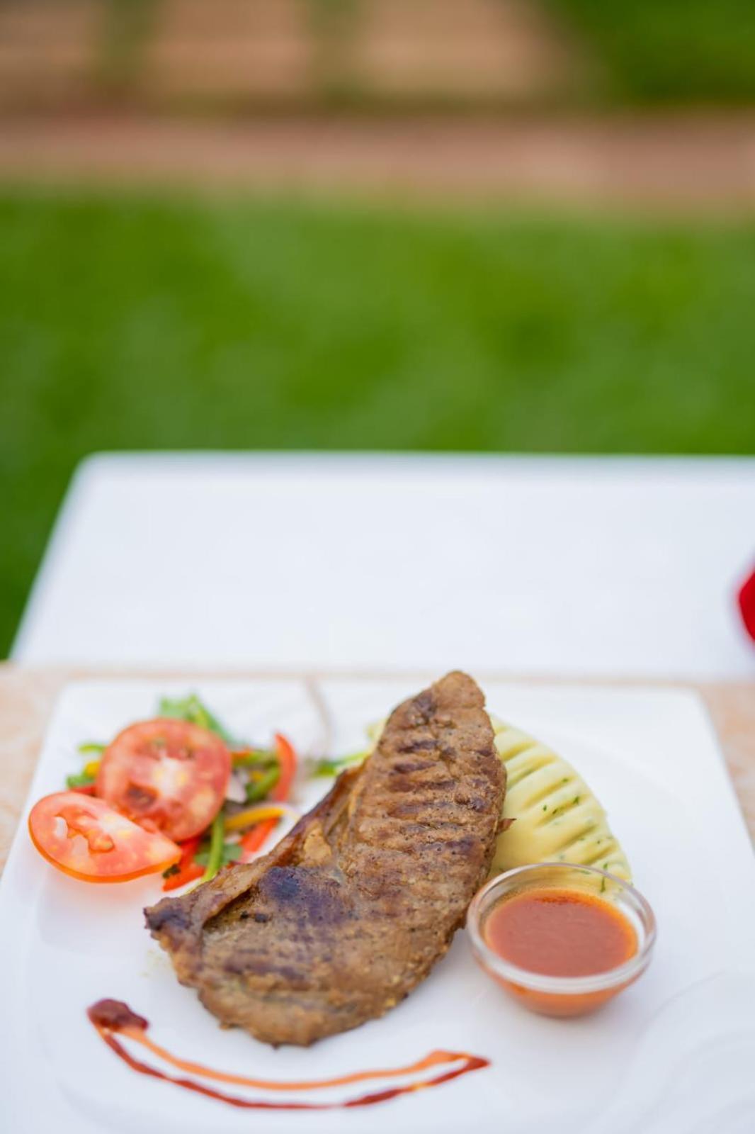 Cozy Stead Hotel Nairobi Bagian luar foto